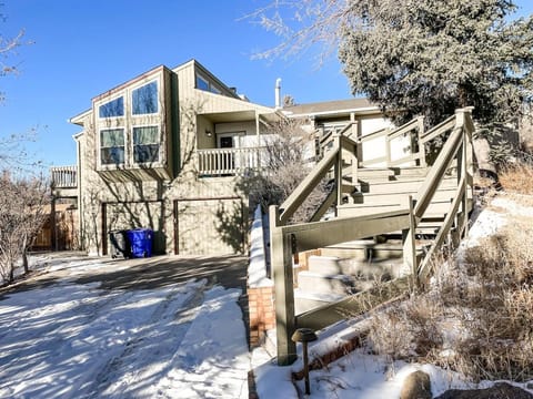 Sunset Mesa Hideaway_hot tub_new renovation House in Colorado Springs