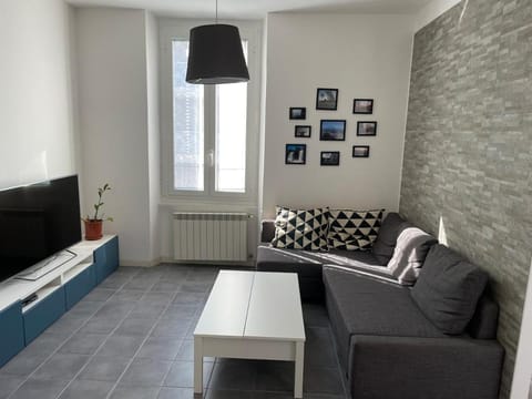 La Finestra sul Porto Apartment in Savona