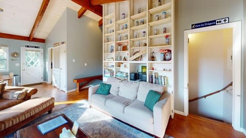 Silver Spring Chalet Spacious 4BR Retreat 1888 House in Pittsfield