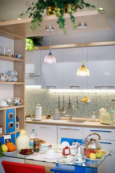 Kitchen or kitchenette, Communal kitchen