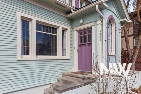 Elegant Historic Home in Modernized Area House in Coeur dAlene