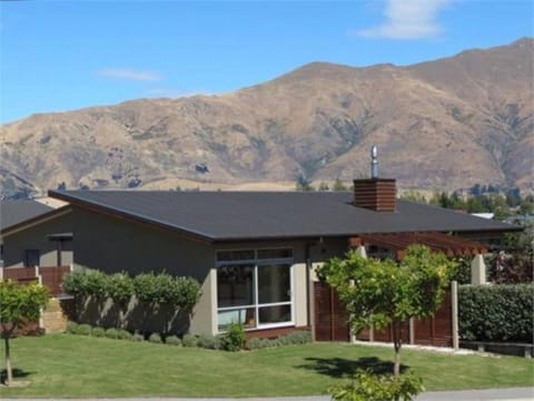 Property building, Natural landscape, Garden, Mountain view
