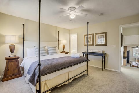 Iron View Hot Tub Fire Pit & Breathtaking Views House in Black Forest