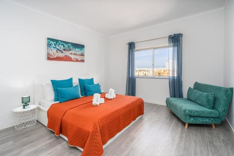 Spring, Bed, Summer, View (from property/room), Photo of the whole room, Decorative detail, Decorative detail, Bedroom, Autumn, On site, Guests, children, older children, Family, internet, towels, wardrobe, air conditioner