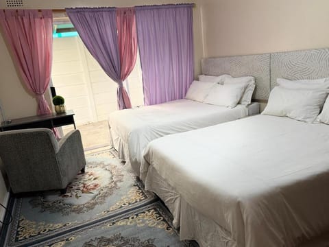 Miches House Bed and Breakfast in Cape Town