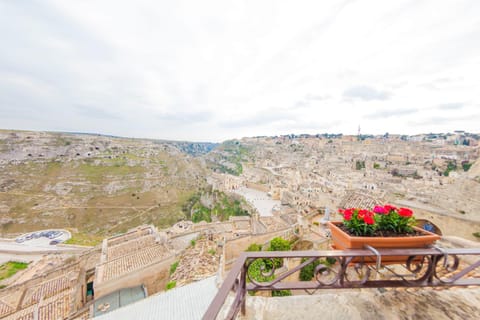 Property building, Nearby landmark, Spring, Natural landscape, Bird's eye view, View (from property/room), Balcony/Terrace, Mountain view