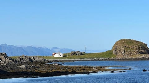 Prestholmen Værøy Lofoten House in Lofoten