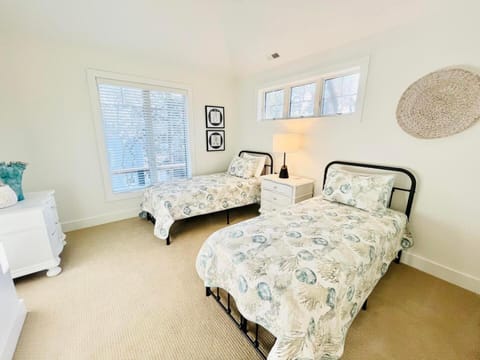 Columbia avenue 48 House in Henlopen Acres