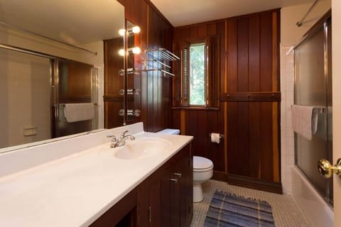 Fields end road 60 House in Henlopen Acres