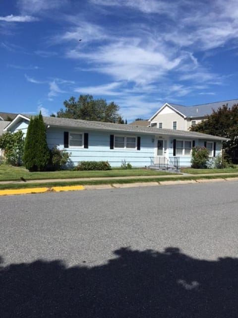 Country club drive 208 House in Rehoboth Beach