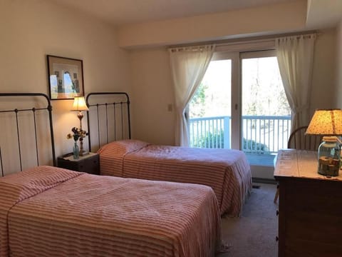 Surf avenue 47 House in Henlopen Acres