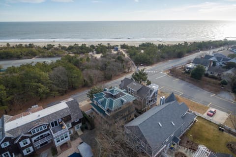 Surf avenue 48 House in Henlopen Acres