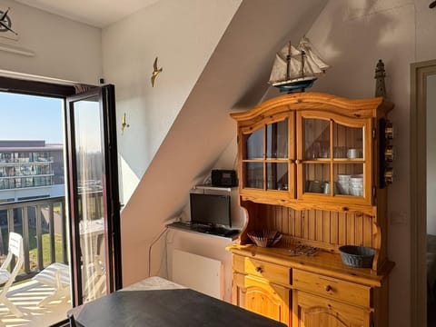 Appartement 2 pièces accès direct plage, animaux acceptés, Wifi - FR-1-487-378 Apartment in Cabourg