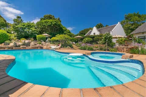 Swimming pool, sunbed