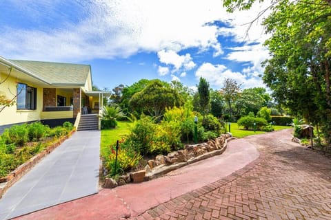 Property building, Natural landscape, Garden view