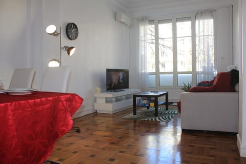 Communal lounge/ TV room, Living room, Seating area