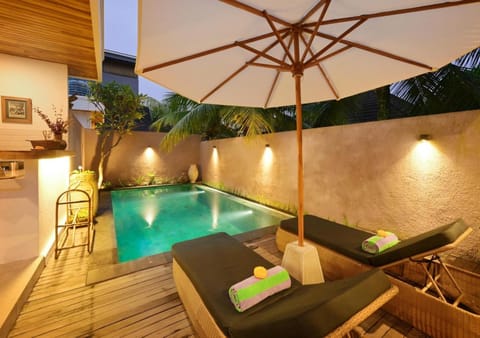 Patio, Natural landscape, Garden, Garden view, Pool view, Swimming pool, sunbed