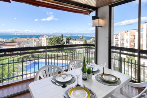 Balcony/Terrace, Pool view, Sea view