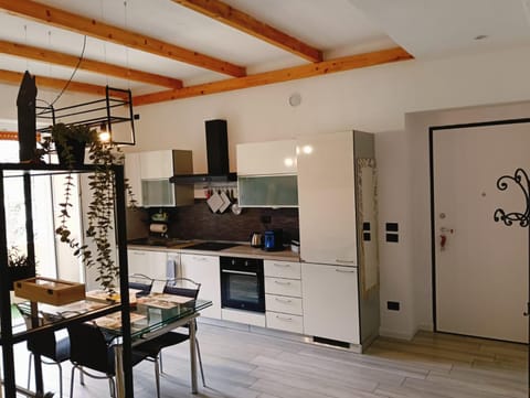 Facade/entrance, kitchen