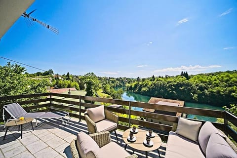 Balcony/Terrace, Seating area, River view
