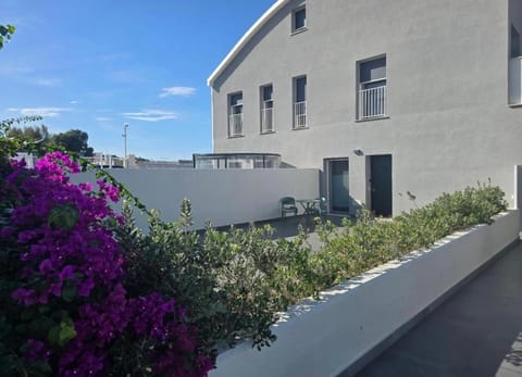 Property building, Patio, Day, Garden, Garden view