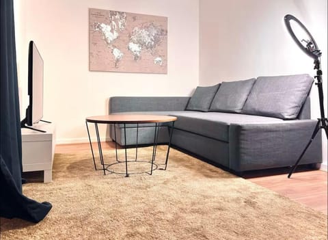 Communal lounge/ TV room, TV and multimedia, Living room, Seating area
