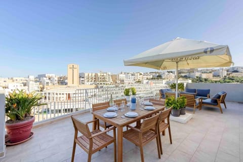 High-End Living exclusive Penthouse St Julians Apartment in Saint Julians