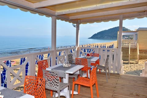 Beach, Drinks, Alcoholic drinks, Non alcoholic drinks