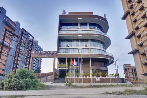 Property building, Facade/entrance, Bathroom