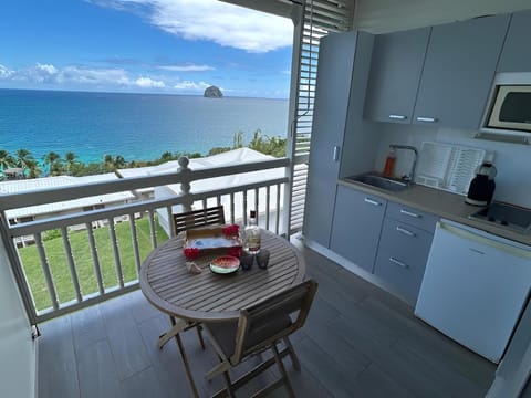 Balcony/Terrace, Kitchen or kitchenette, Sea view