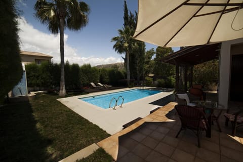 Garden, Garden, Balcony/Terrace, Balcony/Terrace, Seating area, Garden view, Mountain view, Pool view, Swimming pool