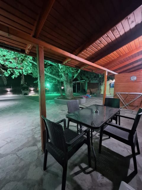 Night, Dining area