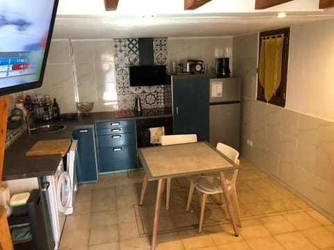 TV and multimedia, Kitchen or kitchenette, Dining area, dishwasher, oven, pet friendly, stove