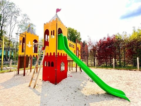 Camping maeva Escapades Country Park - Touquin Campground/ 
RV Resort in Île-de-France