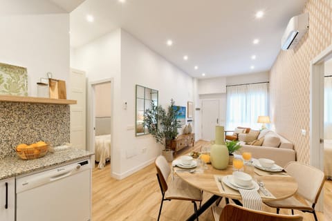 Living room, Dining area