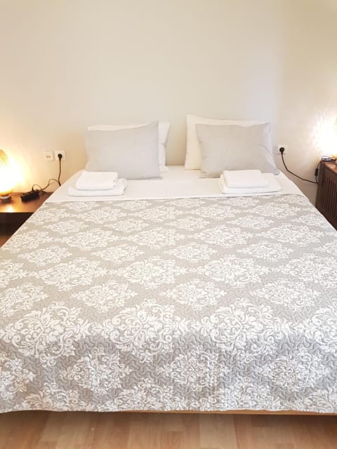 COZY Apt BY THE SEA AT VOULIAGMENI Apartment in Vouliagmeni