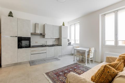 Kitchen or kitchenette, Living room, Dining area, oven, stove
