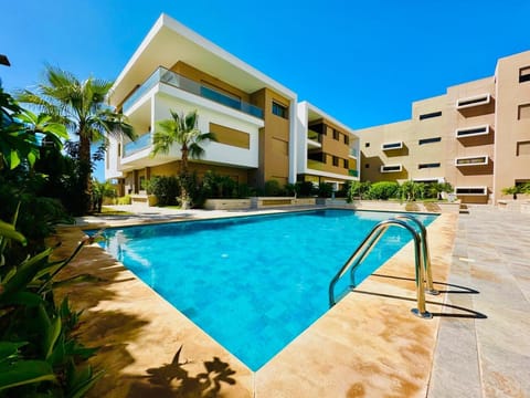 Sea view, Swimming pool, Parking