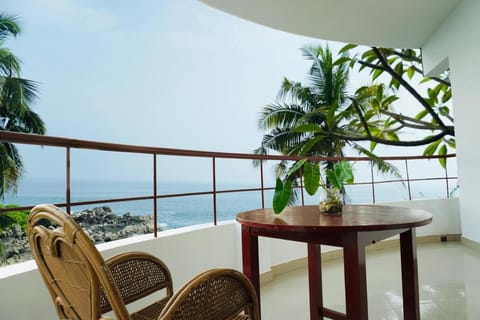 Day, Natural landscape, Balcony/Terrace, Seating area, Sea view