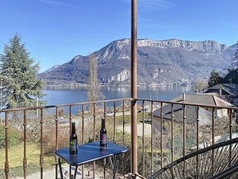 Patio, Day, Natural landscape, Garden, View (from property/room), Lake view, Mountain view