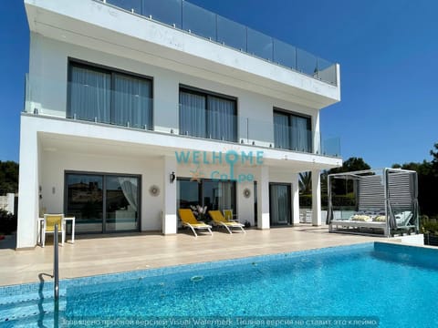 Property building, Patio, Swimming pool, sunbed