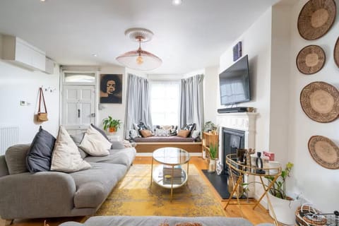 TV and multimedia, Living room, Seating area