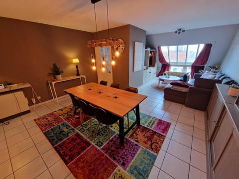 Living room, Photo of the whole room