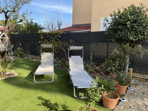 Patio, Spring, Day, Garden, Garden, Garden view, sunbed