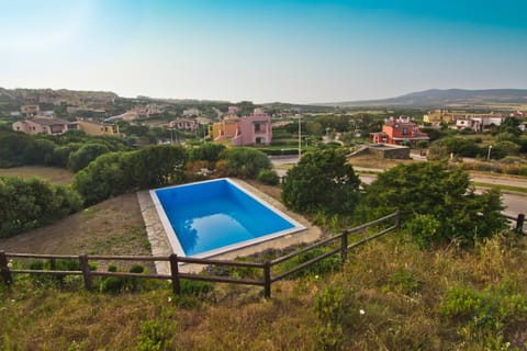 bilocale ciclamino Apartment in Punta de su Torrione