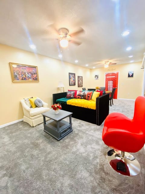 Spacious Atlanta Metro 1BR Home with Office and Free Parking House in Peachtree Corners