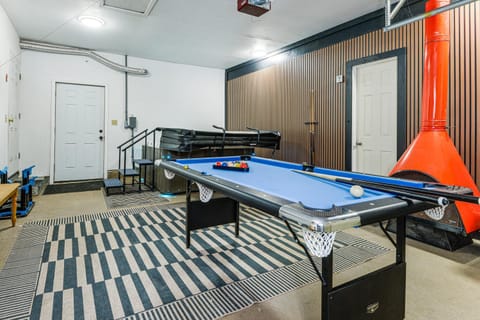 Ski, Golf and Hike Spacious Dover Retreat! House in West Dover