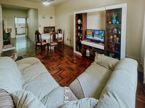 TV and multimedia, Living room, Seating area, Dining area, Bedroom