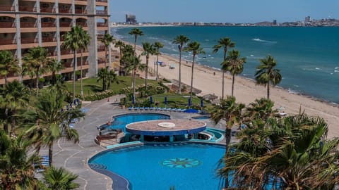 Property building, Day, Bird's eye view, Beach, Sea view, Swimming pool, Swimming pool, sunbed
