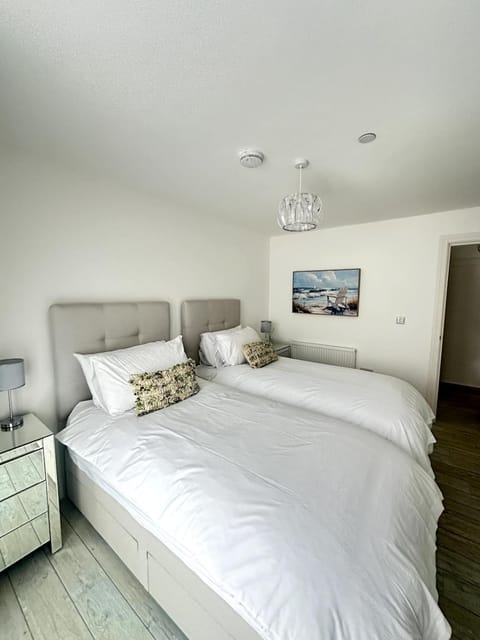 Stylish beachfront penthouse Apartment in Perranporth